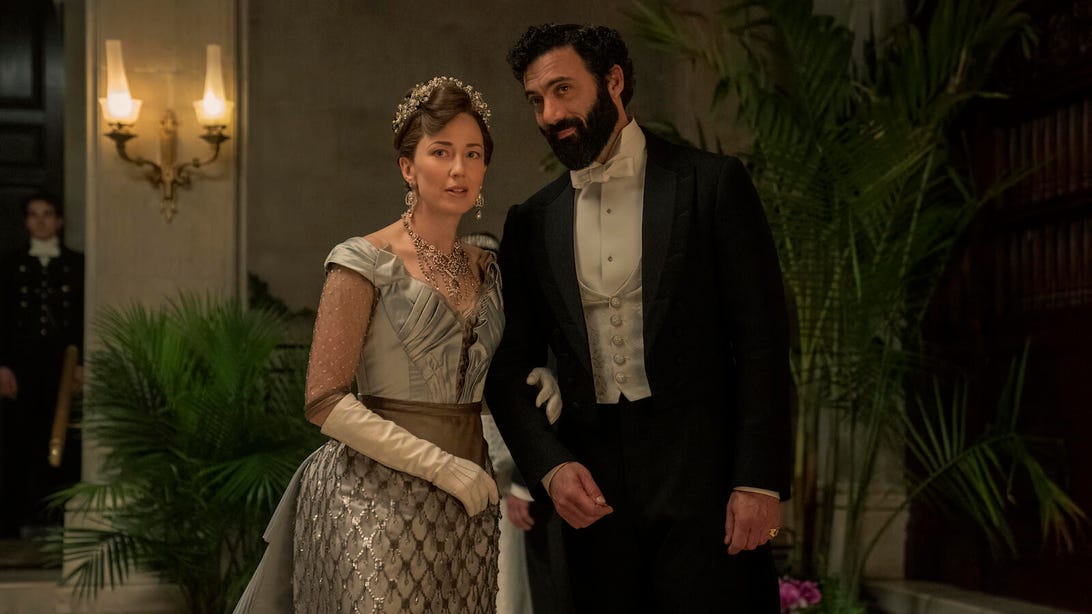 Carrie Coon and Morgan Spector, The Gilded Age